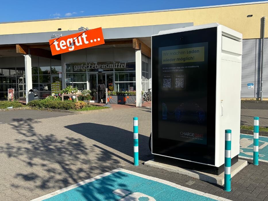 Bilder ChargeOne Ladestation