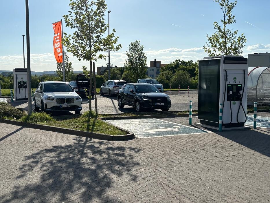 Bilder ChargeOne Ladestation