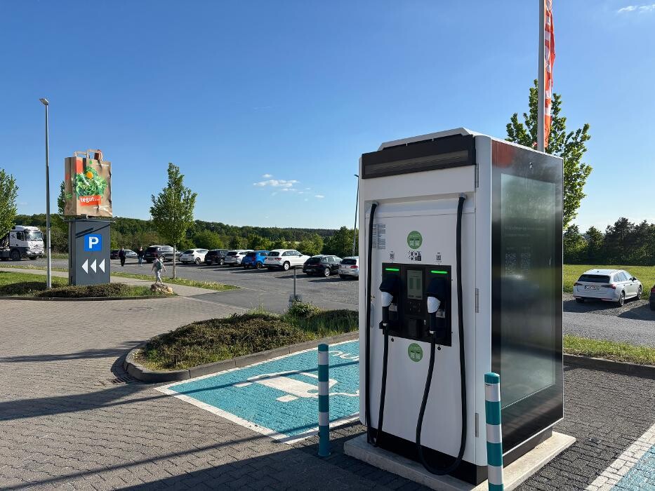 Bilder ChargeOne Ladestation