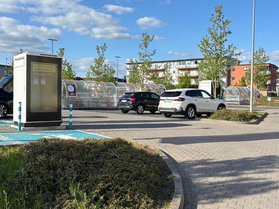 Bilder ChargeOne Ladestation