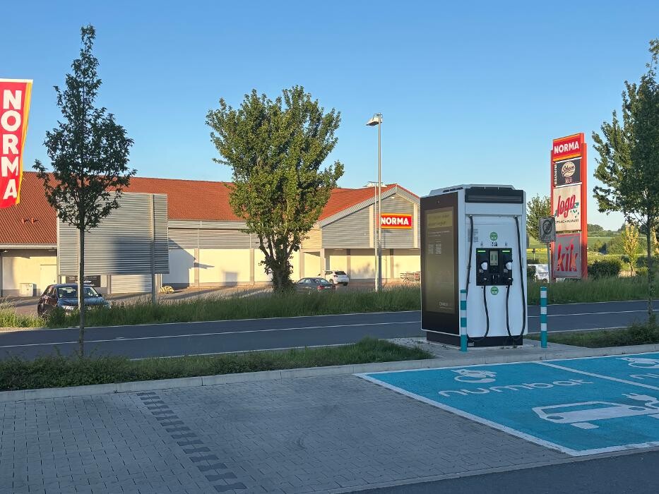 Bilder ChargeOne Ladestation