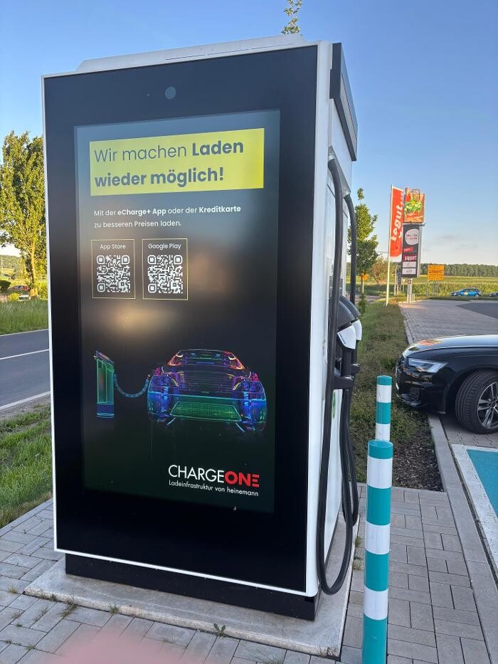 Bilder ChargeOne Ladestation