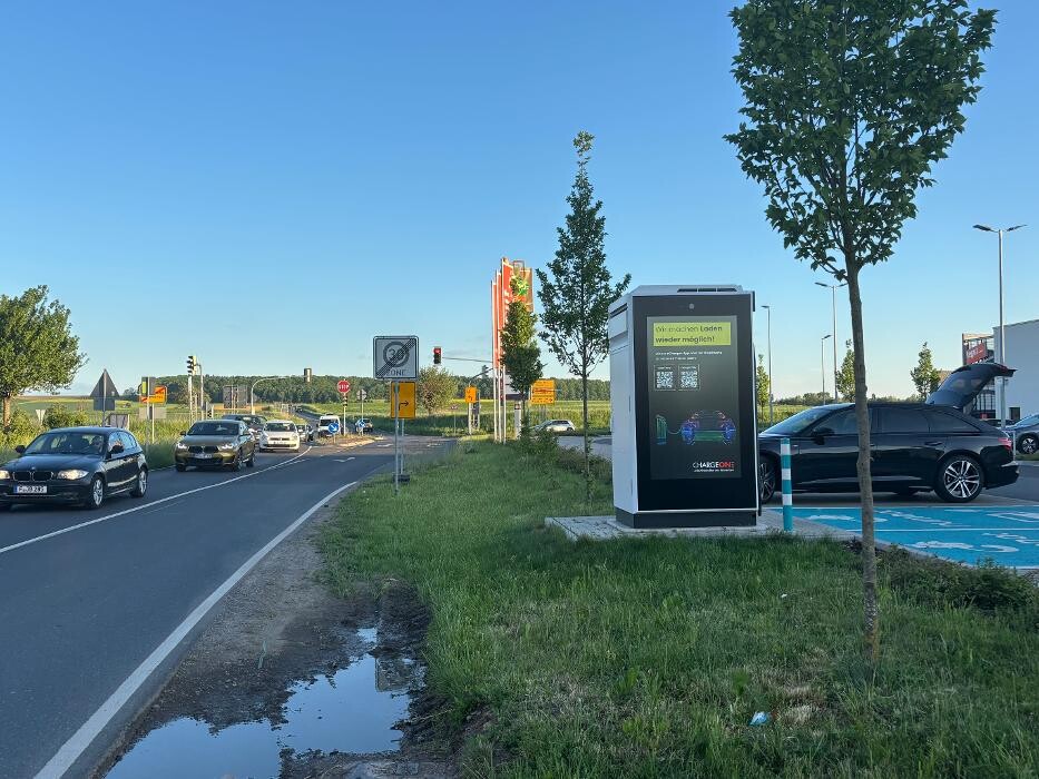 Bilder ChargeOne Ladestation