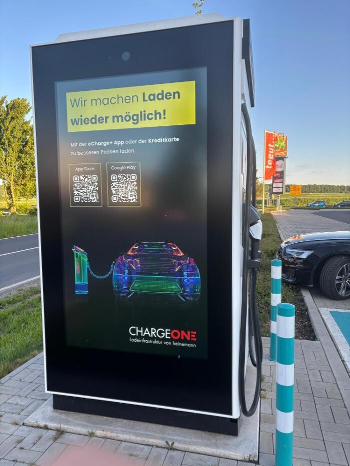 Bilder ChargeOne Ladestation