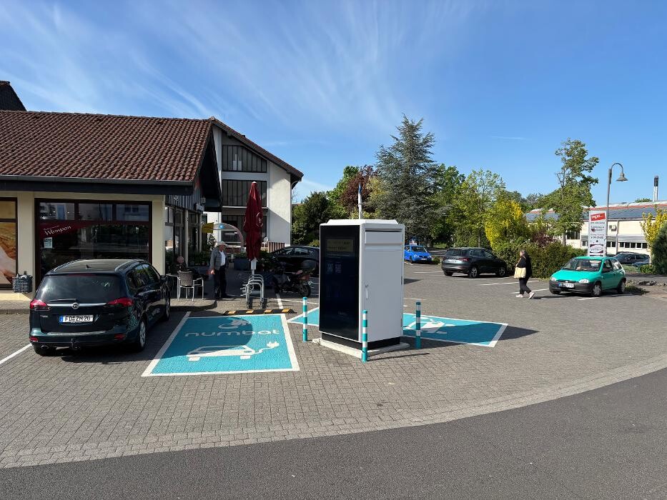 Bilder ChargeOne Ladestation