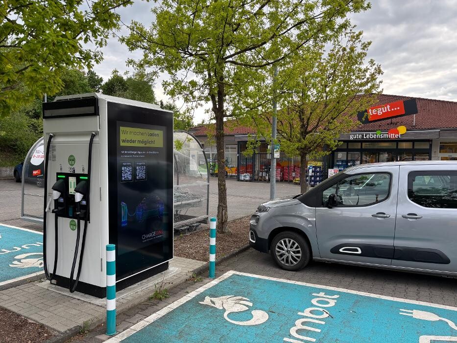 Bilder ChargeOne Ladestation