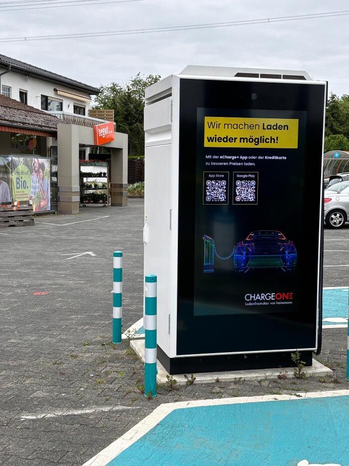 Bilder ChargeOne Ladestation