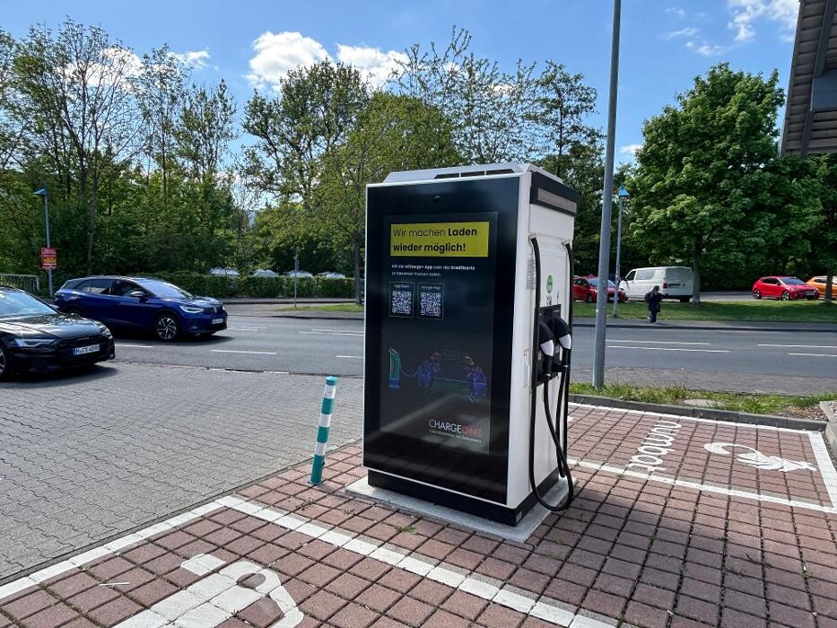 Bilder ChargeOne Ladestation