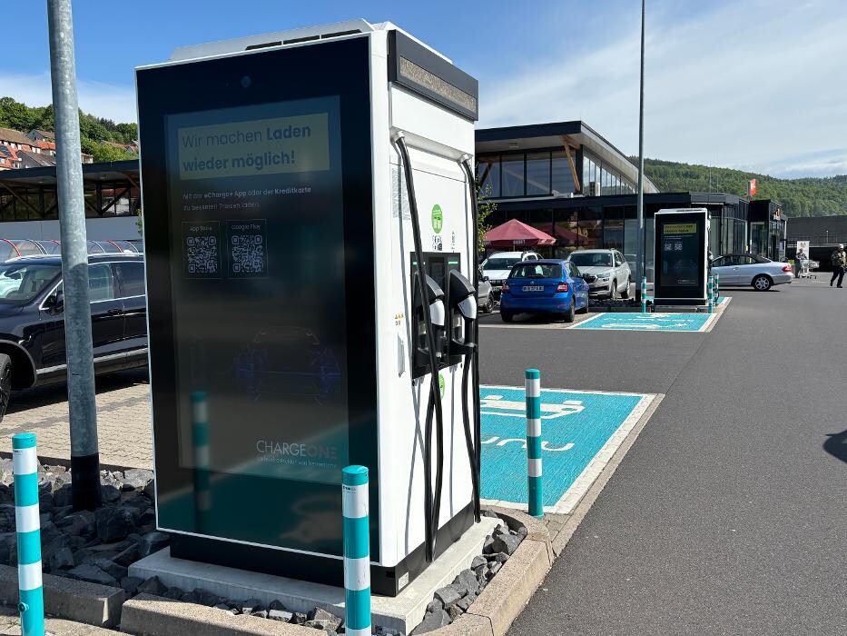 Bilder ChargeOne Ladestation