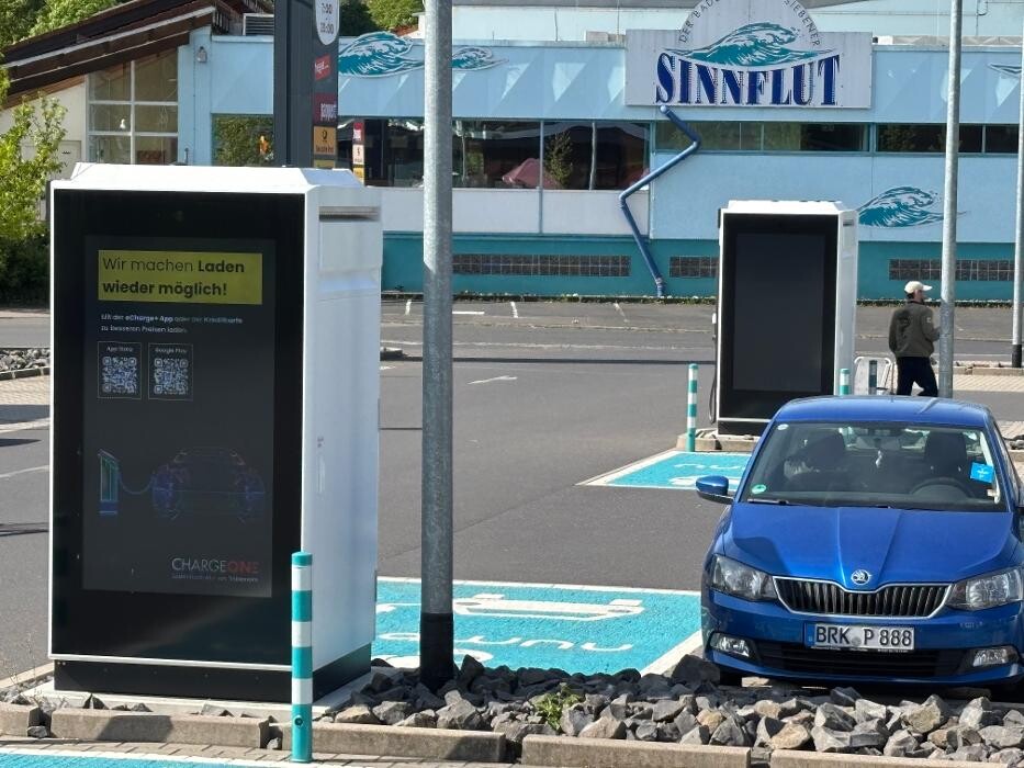 Bilder ChargeOne Ladestation