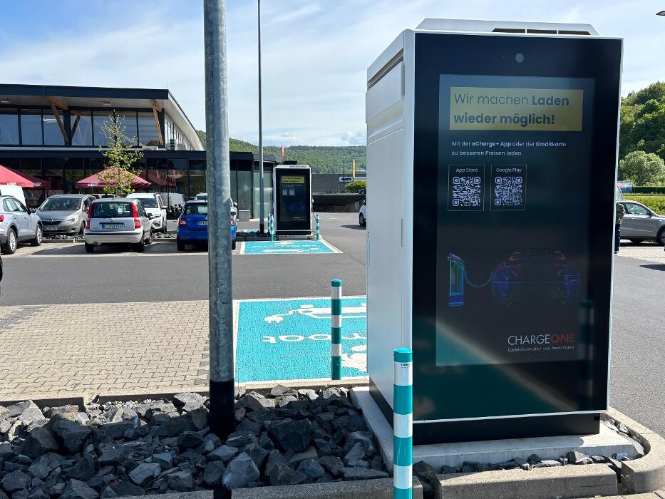 Bilder ChargeOne Ladestation