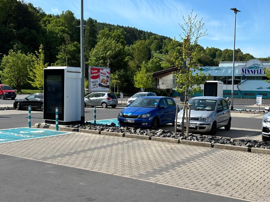 Bilder ChargeOne Ladestation