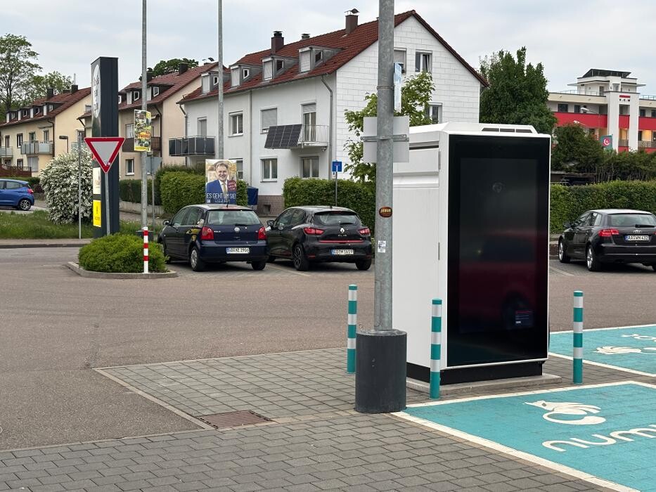 Bilder ChargeOne Ladestation