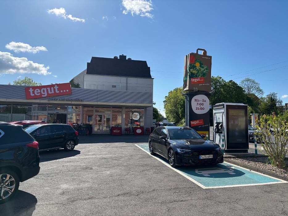 Bilder ChargeOne Ladestation
