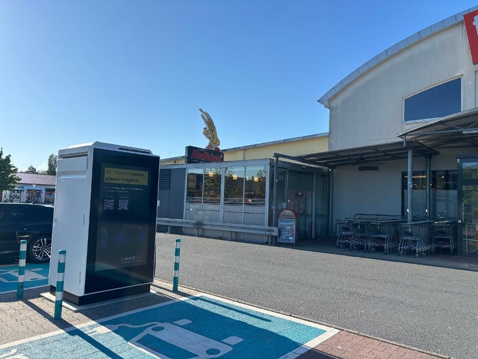 Bilder ChargeOne Ladestation
