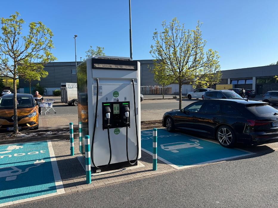 Bilder ChargeOne Ladestation