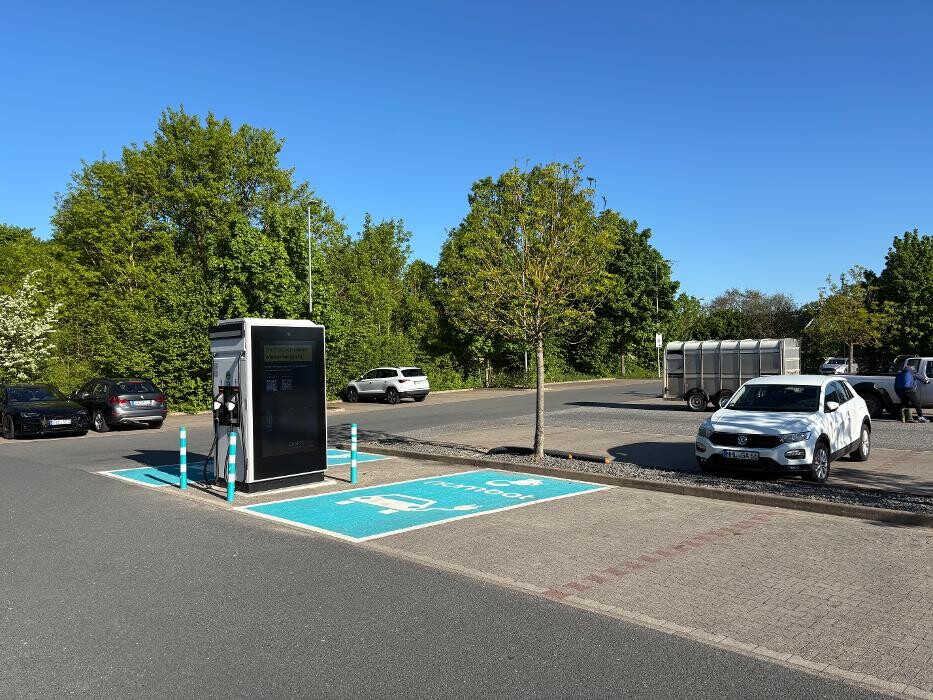 Bilder ChargeOne Ladestation