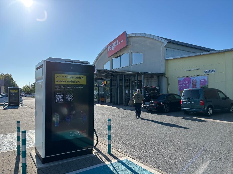 Bilder ChargeOne Ladestation
