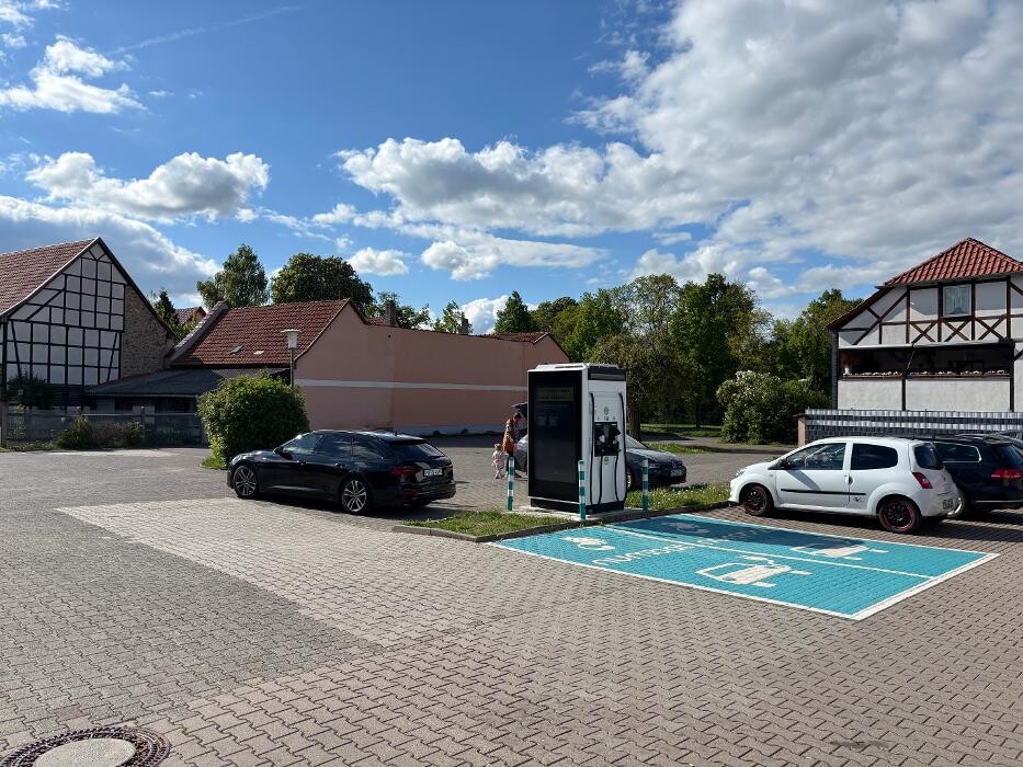 Bilder ChargeOne Ladestation