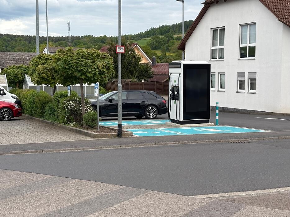 Bilder ChargeOne Ladestation