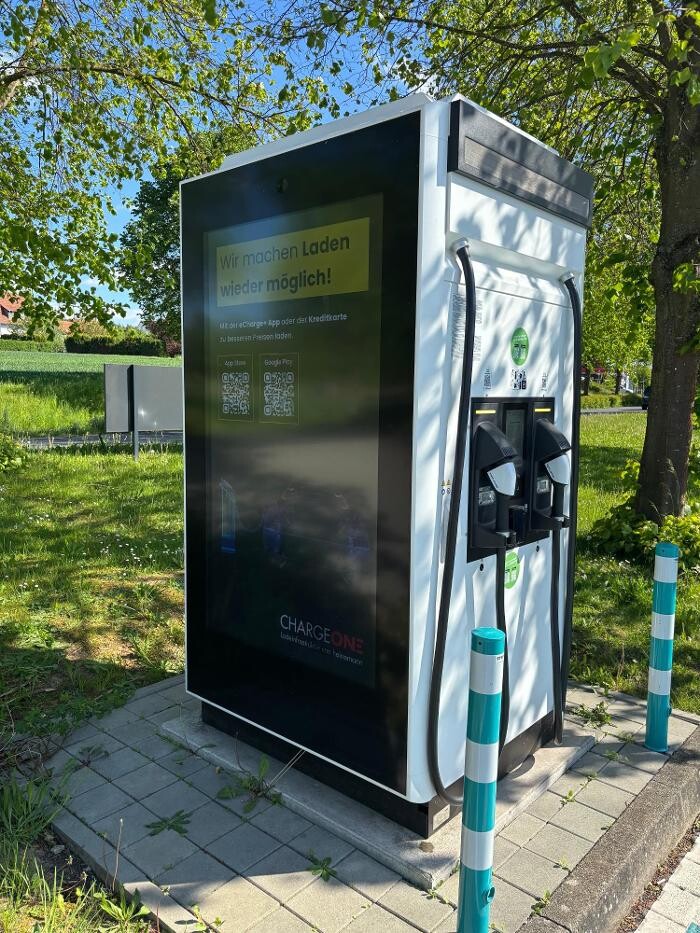 Bilder ChargeOne Ladestation
