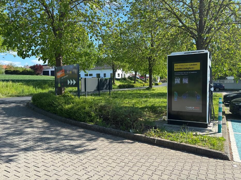 Bilder ChargeOne Ladestation