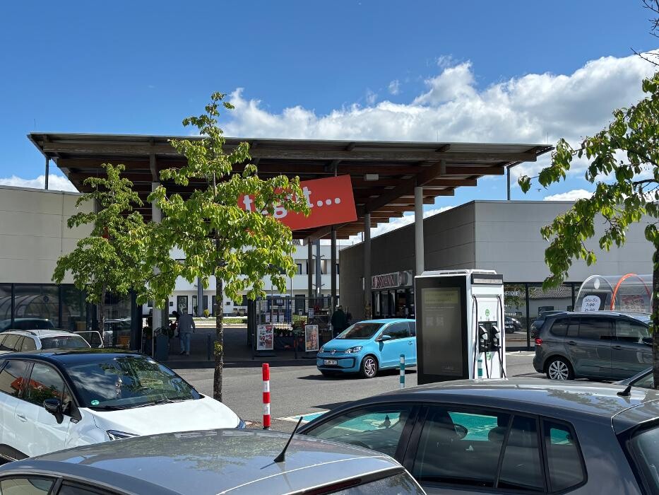Bilder ChargeOne Ladestation