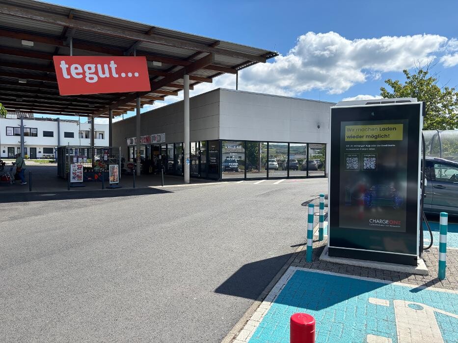Bilder ChargeOne Ladestation