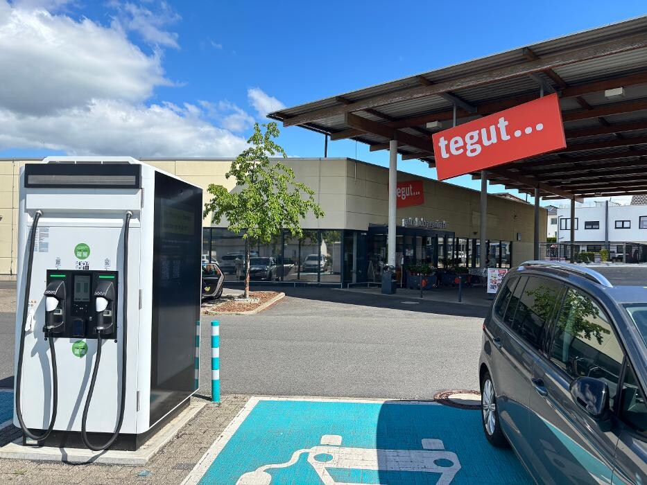 Bilder ChargeOne Ladestation