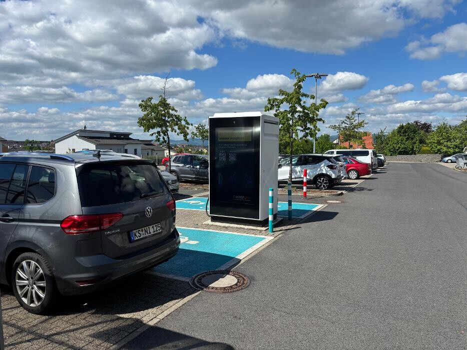 Bilder ChargeOne Ladestation