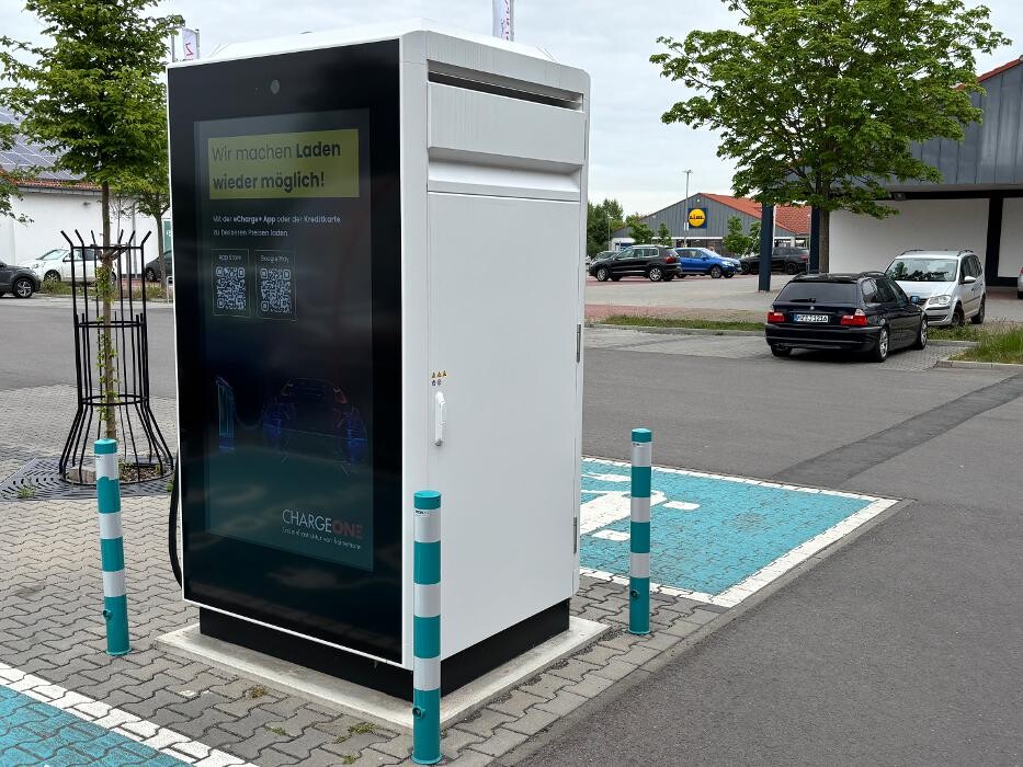 Bilder ChargeOne Ladestation