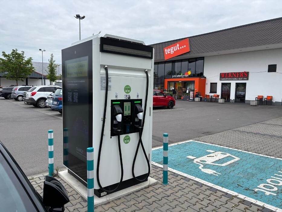 Bilder ChargeOne Ladestation