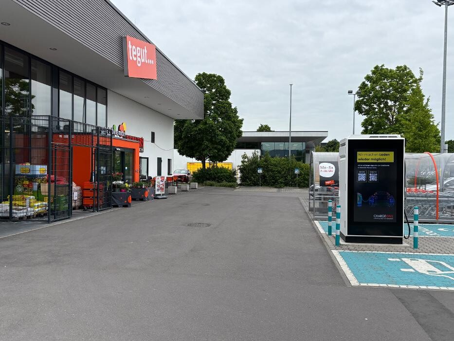 Bilder ChargeOne Ladestation