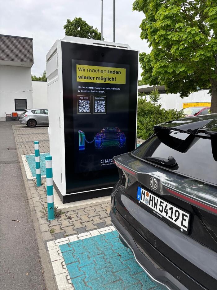 Bilder ChargeOne Ladestation