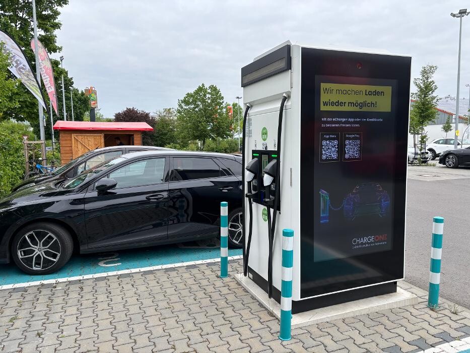 Bilder ChargeOne Ladestation