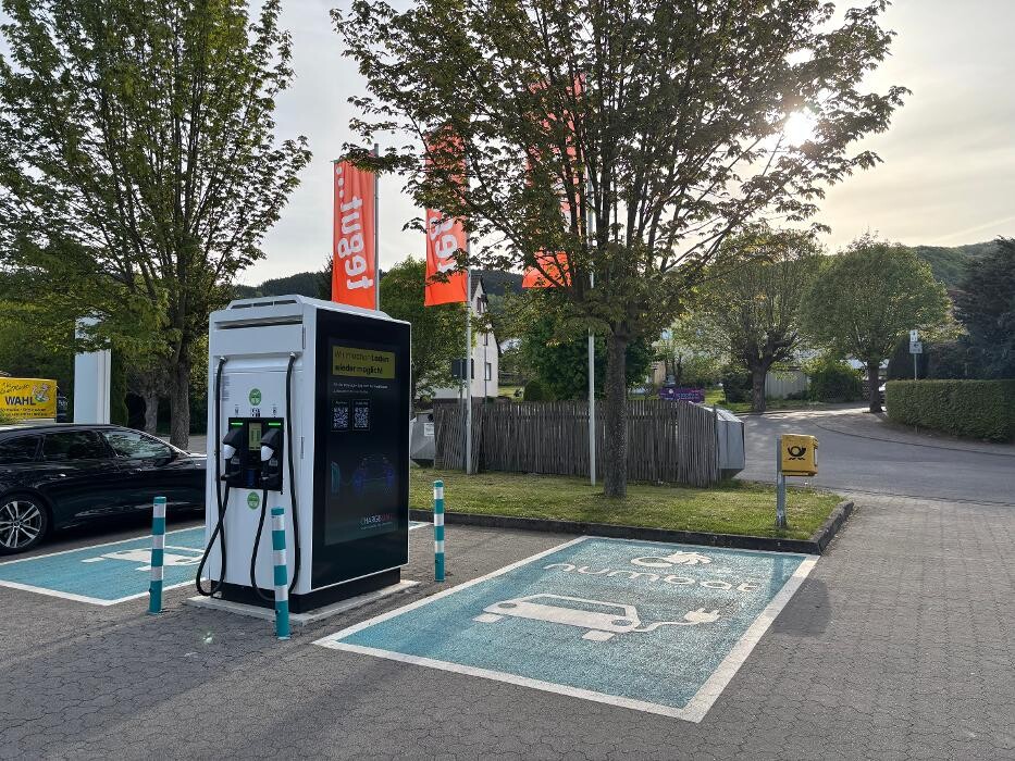 Bilder ChargeOne Ladestation