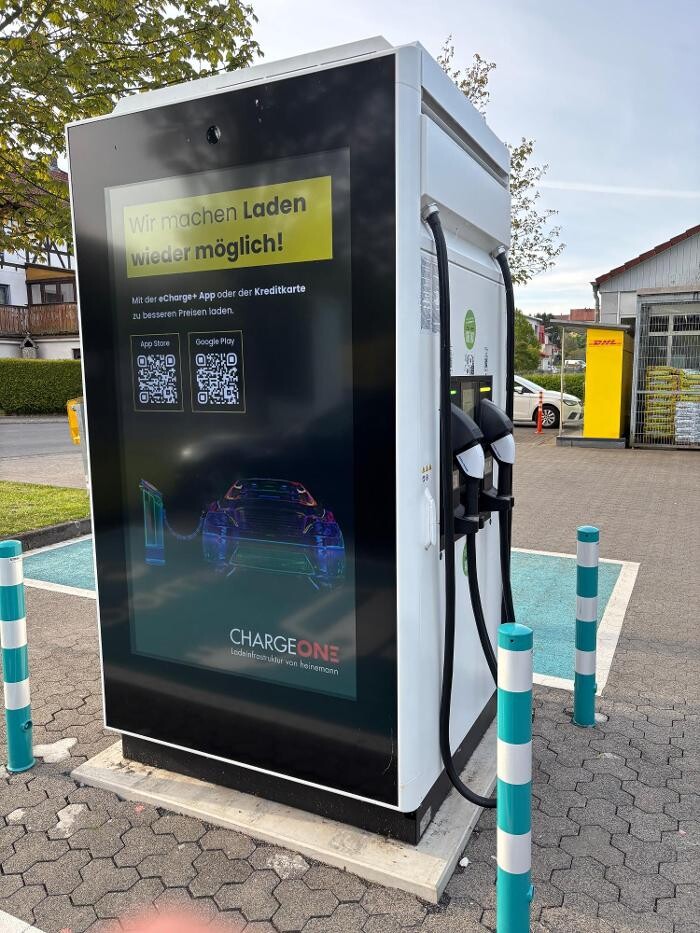 Bilder ChargeOne Ladestation