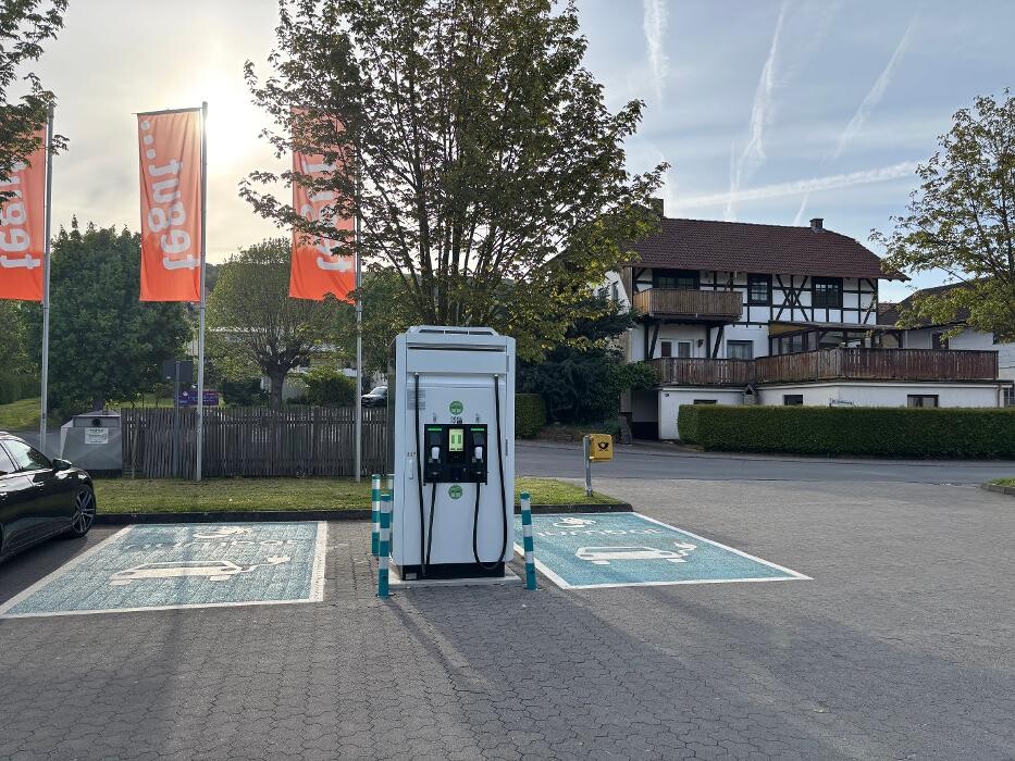 Bilder ChargeOne Ladestation