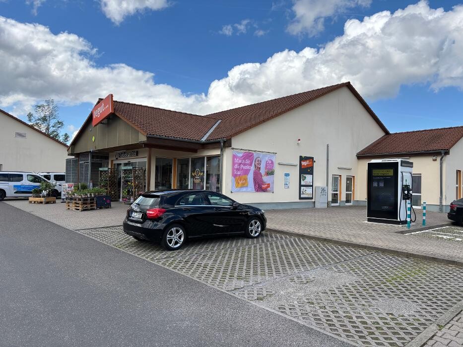 Bilder ChargeOne Ladestation