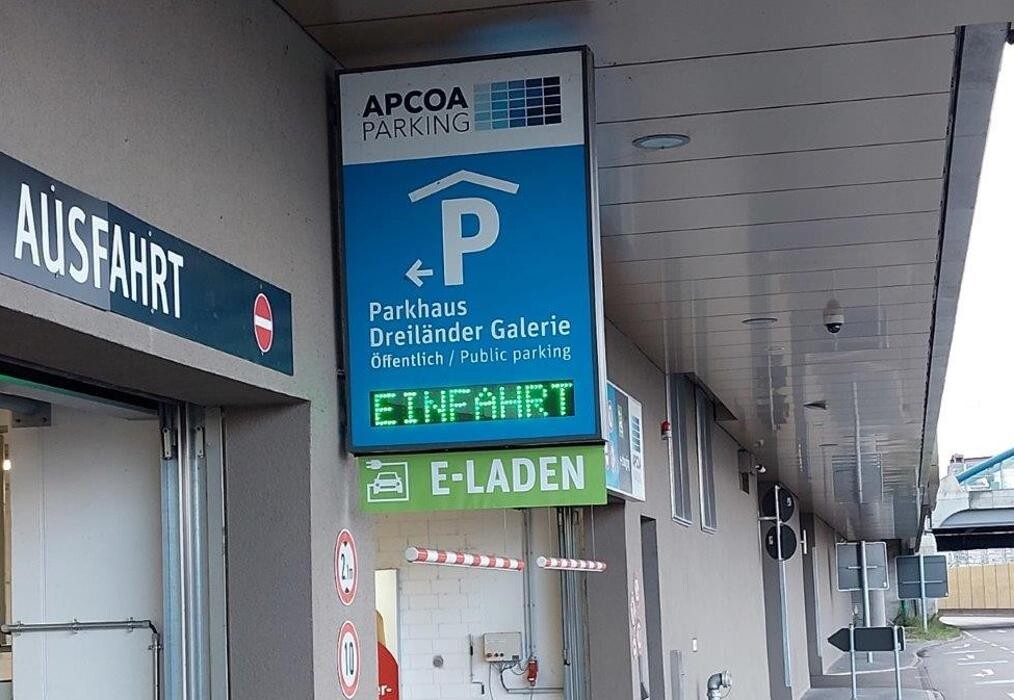 Bilder Apcoa Charging Station