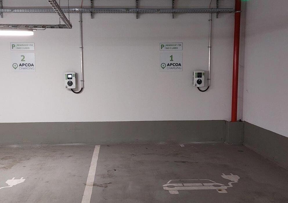 Bilder Apcoa Charging Station