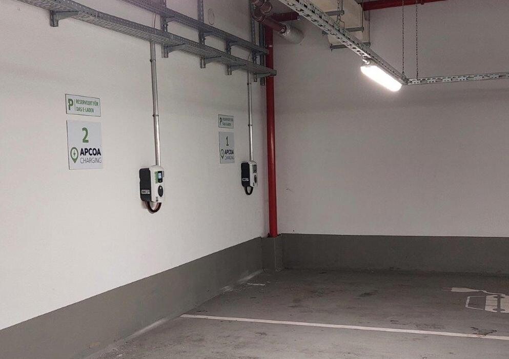 Bilder Apcoa Charging Station
