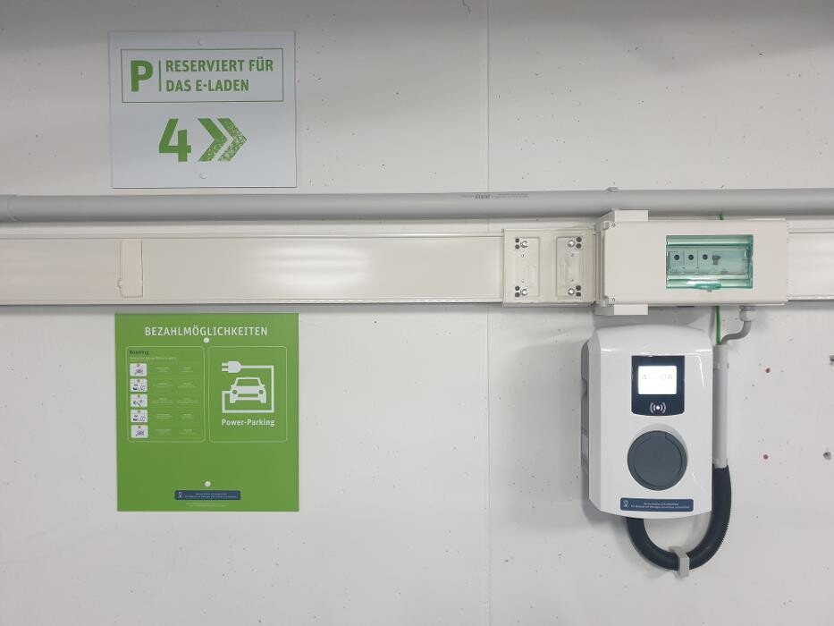 Bilder Apcoa Charging Station