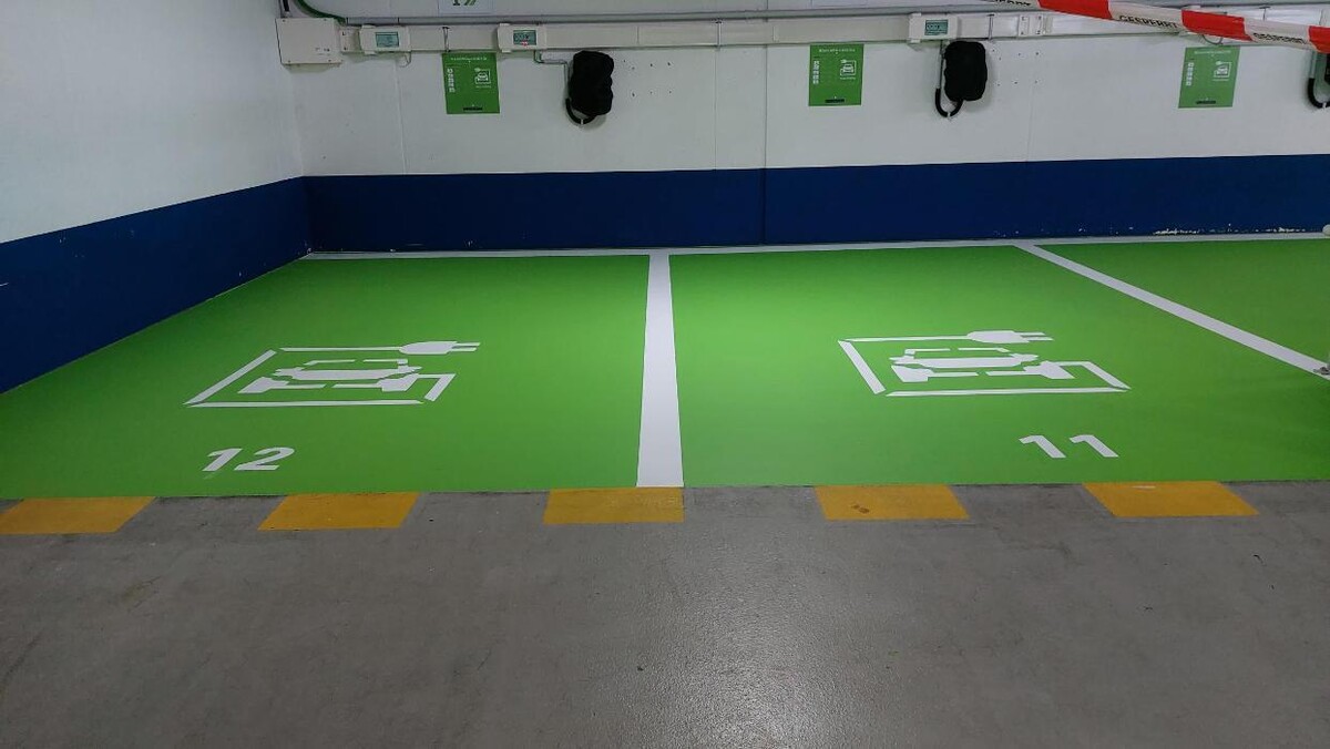 Bilder Apcoa Charging Station