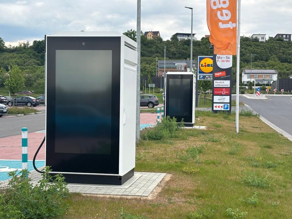 Bilder ChargeOne Ladestation