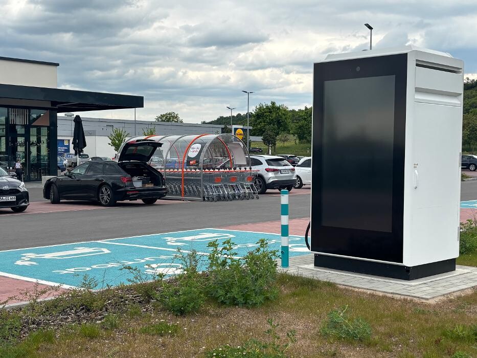 Bilder ChargeOne Ladestation