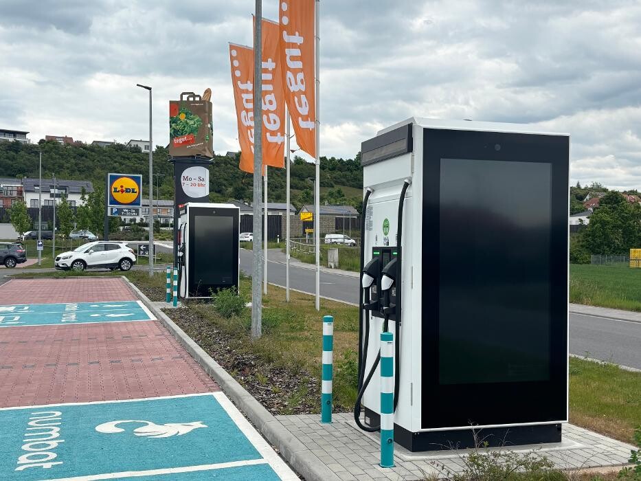 Bilder ChargeOne Ladestation