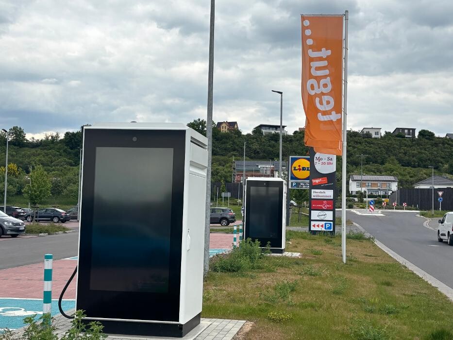Bilder ChargeOne Ladestation