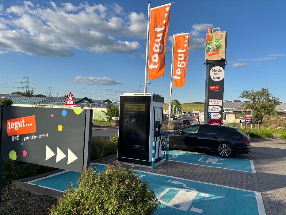 Bilder ChargeOne Ladestation