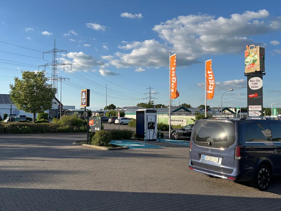 Bilder ChargeOne Ladestation